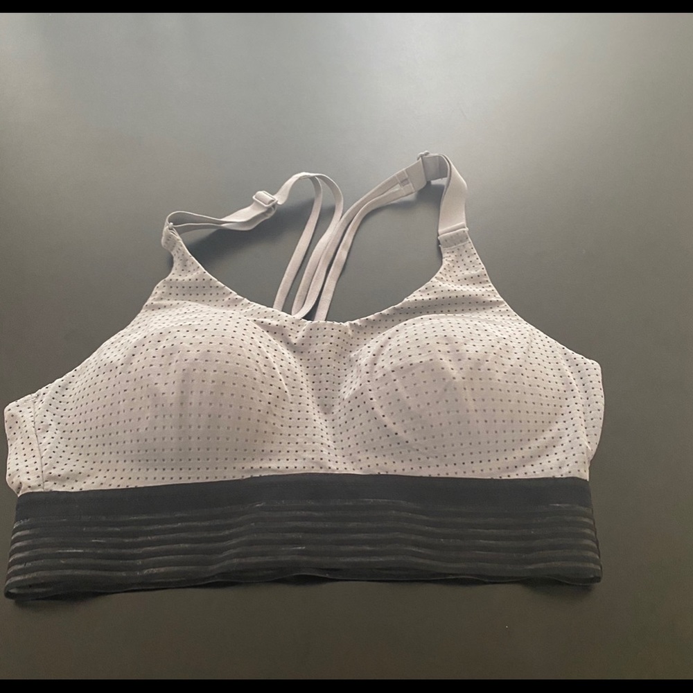 Victoria sport bra size 34B/C75